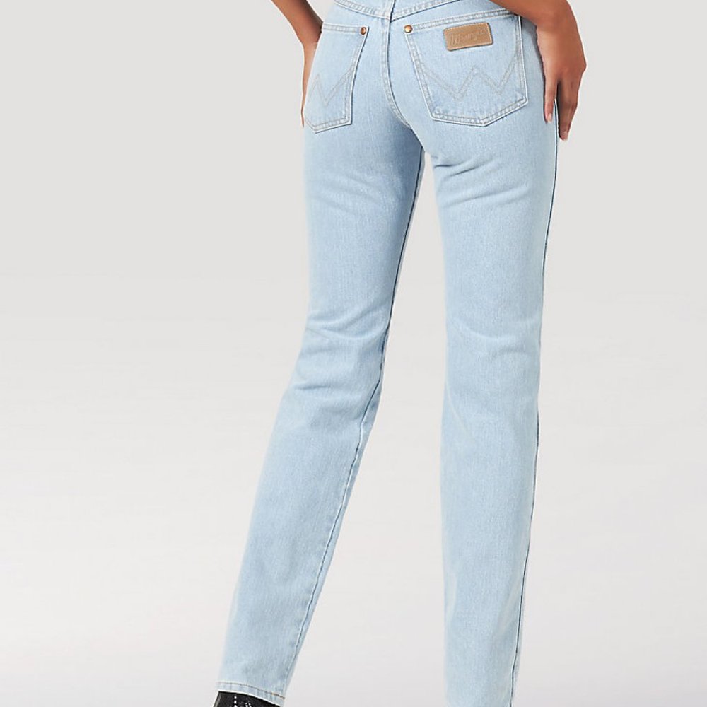 WOMEN'S WRANGLER® COWBOY CUT® SLIM FIT JEAN IN BLEACH